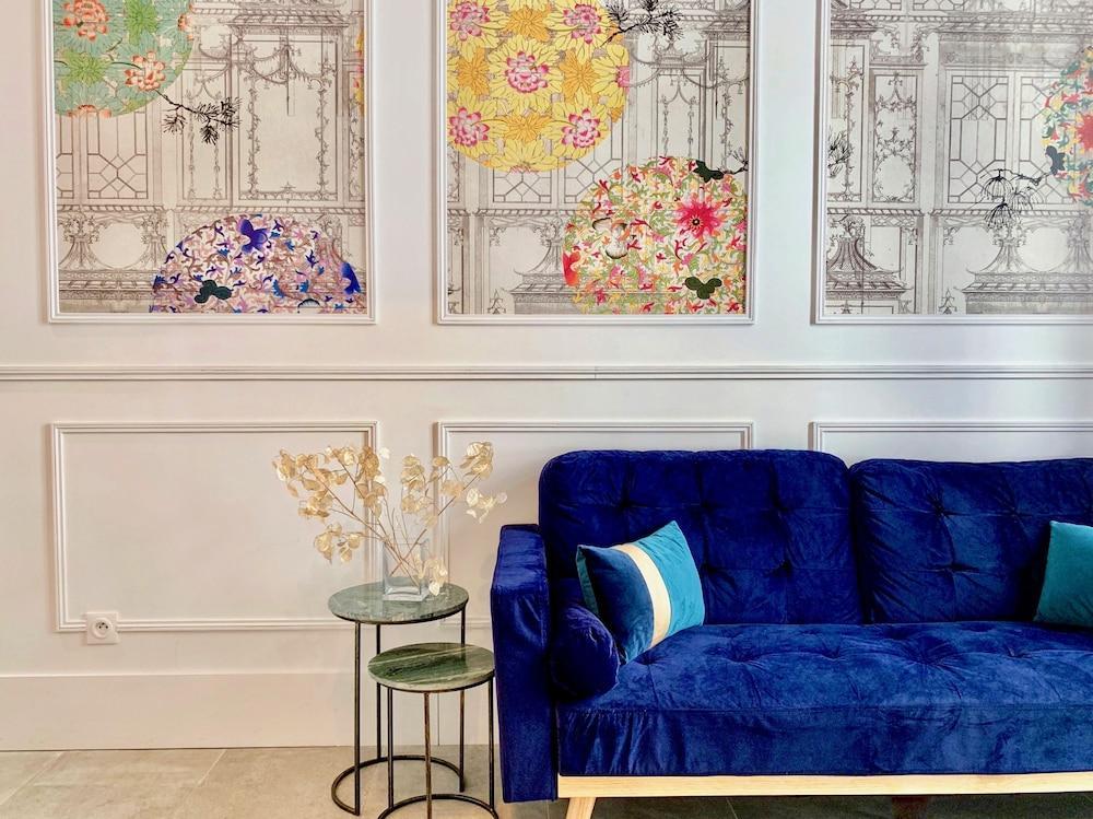 Home Chic Home - Les Suites De La Comedie Montpellier Bagian luar foto