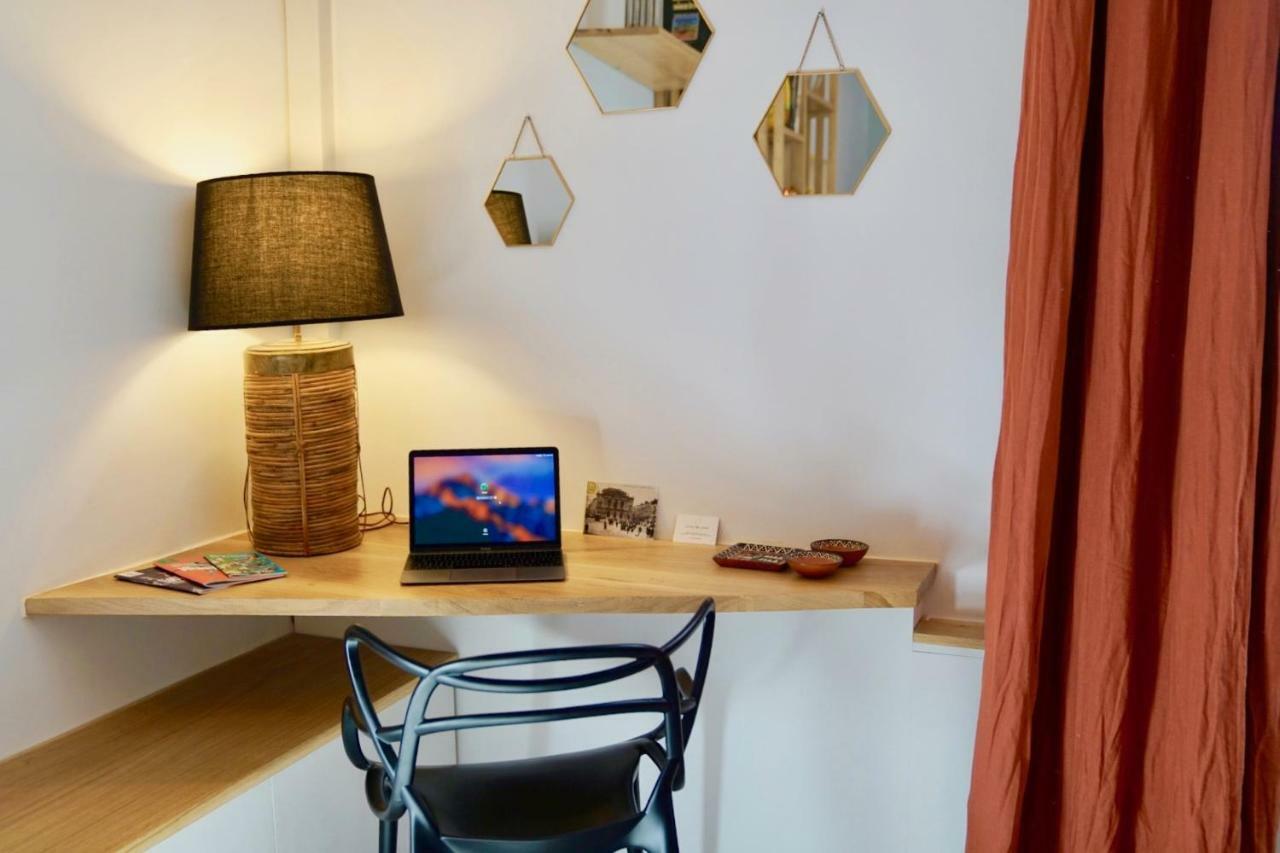 Home Chic Home - Les Suites De La Comedie Montpellier Bagian luar foto